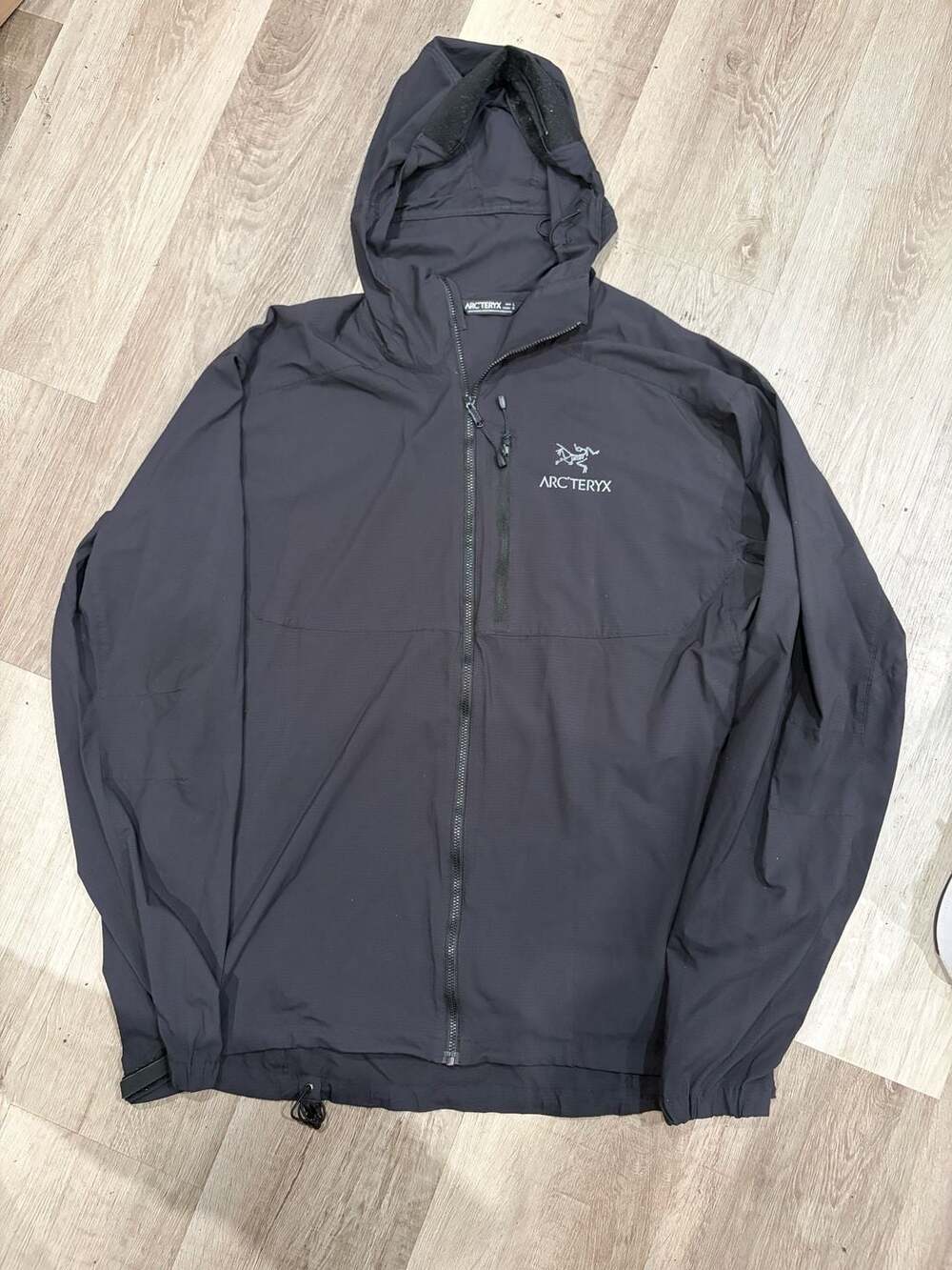 Arc'teryx Squamish Hoody Size L Black Windbreaker Jacket